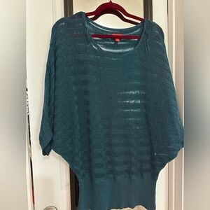 Woman’s Elle blue dolman top. L. Deep aqua blue with shimmer. EUC